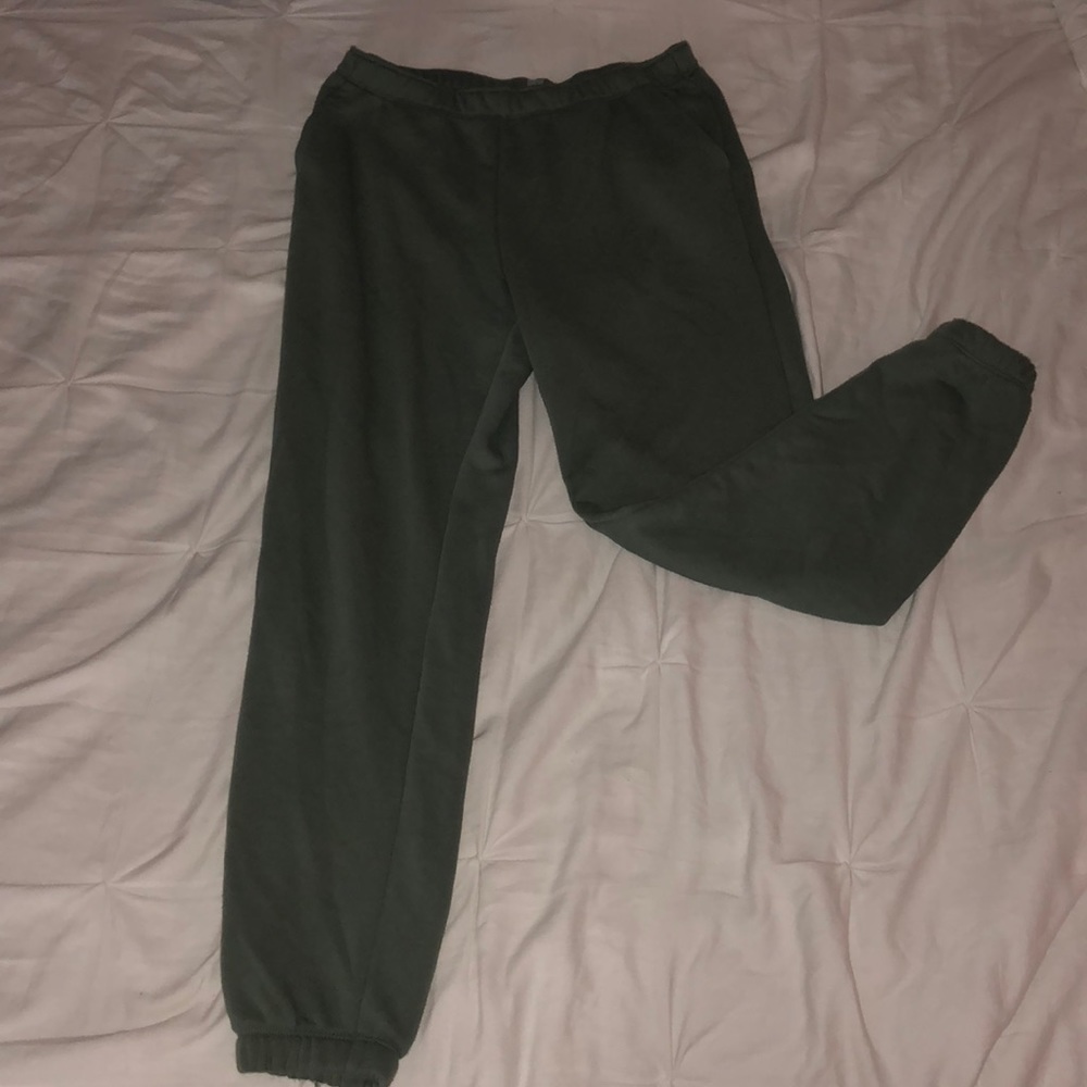 olive green aerie sweatpants